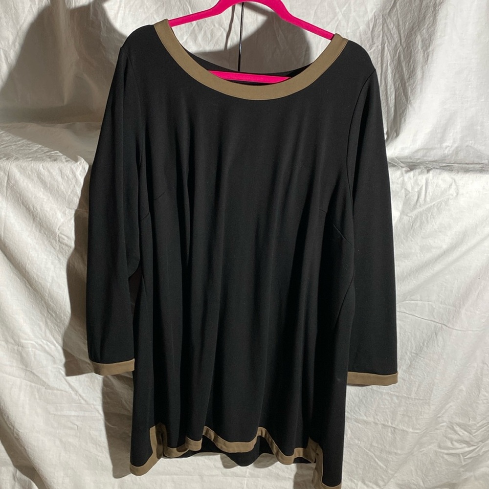CJ BANKS 3X WOMENS TOP BLACK NON SMOKER